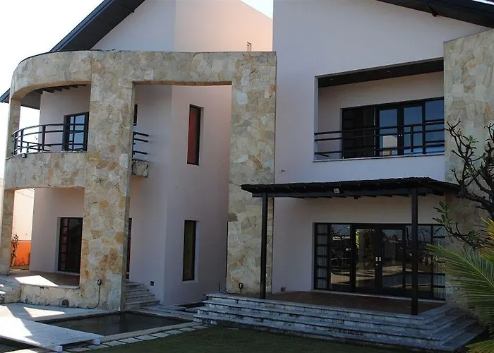 Suarti Resort, & Gallery 4*