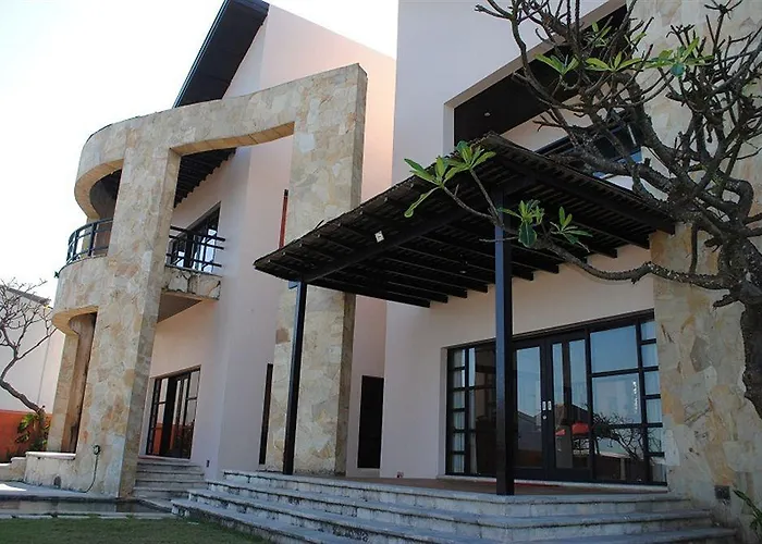 Suarti Resort, & Gallery