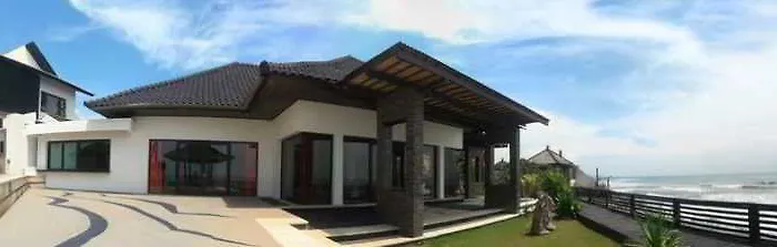 Suarti Resort, & Gallery ホリデーパーク 4*