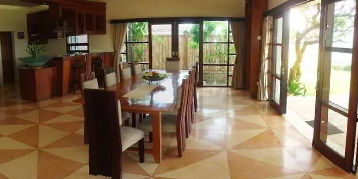 Suarti Resort, & Gallery 4*